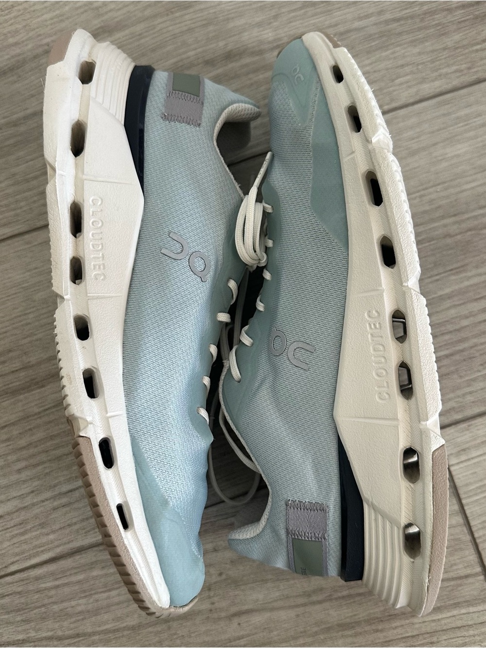ON Cloudnova Form athletic shoes Mineral/Ivory
Women’s size 9 - Picture 3 of 13